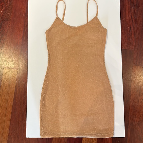 Gold Slinky dress with spaghetti straps and long-sleeve shrug - Picture 6 of 9